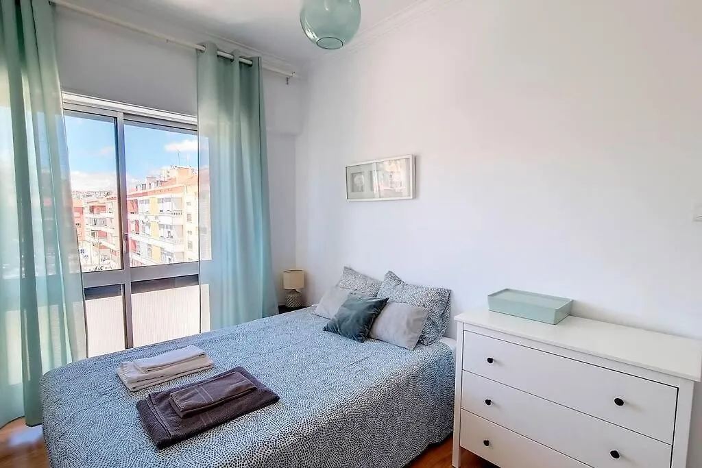 Cozy One Bedroom Apartment Лиссабон Португалия
