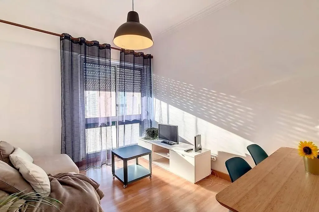 Cozy One Bedroom Apartment Лиссабон